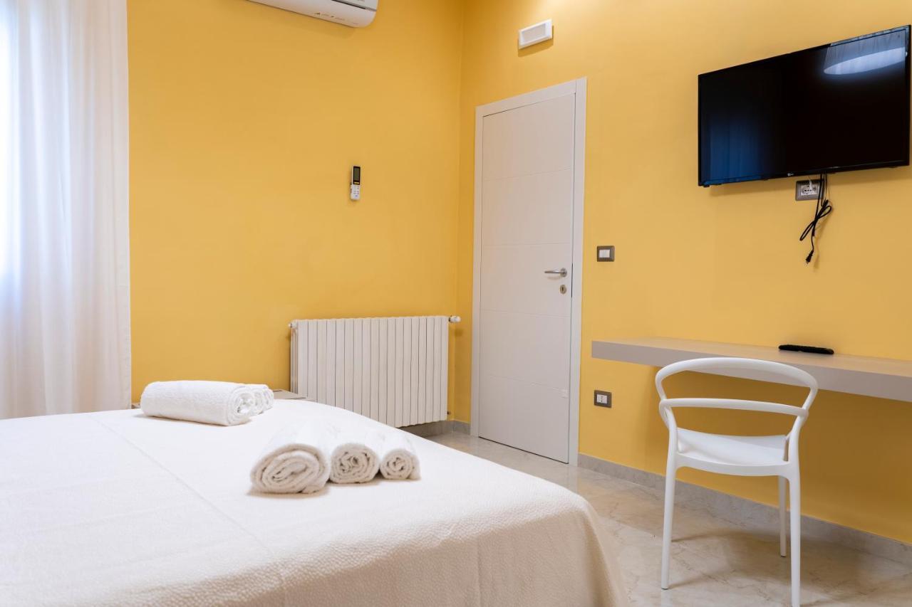 A Casa Dei Miei Hotel San Pietro Vernotico Exterior foto